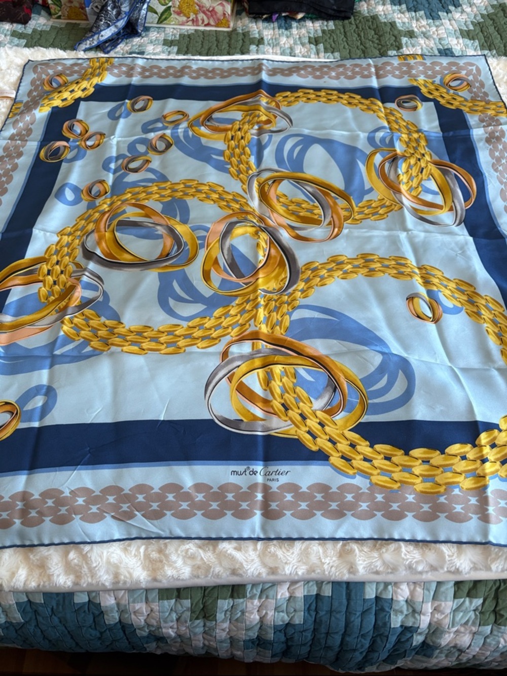 Authentic Cartier must de Cartier Blue and Gold Chain Print Silk Scarf NEW - Picture 2 of 9